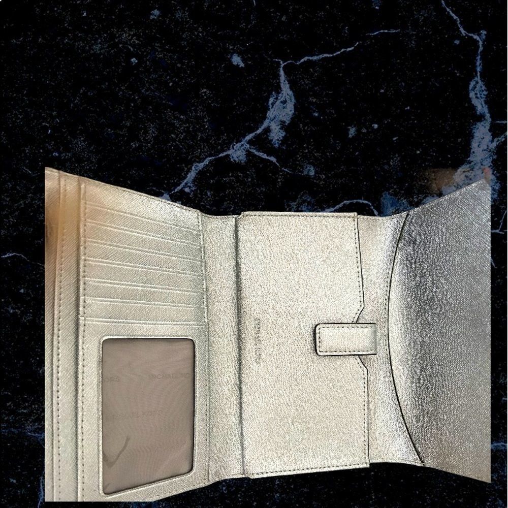 Michael Michael Kors multi-function phone wallet - image 4